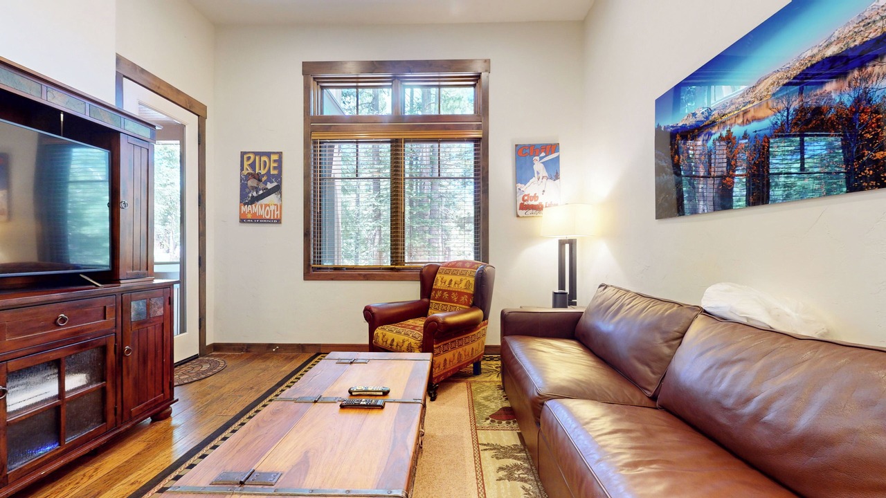 Photo of Livingroom in Woodwinds