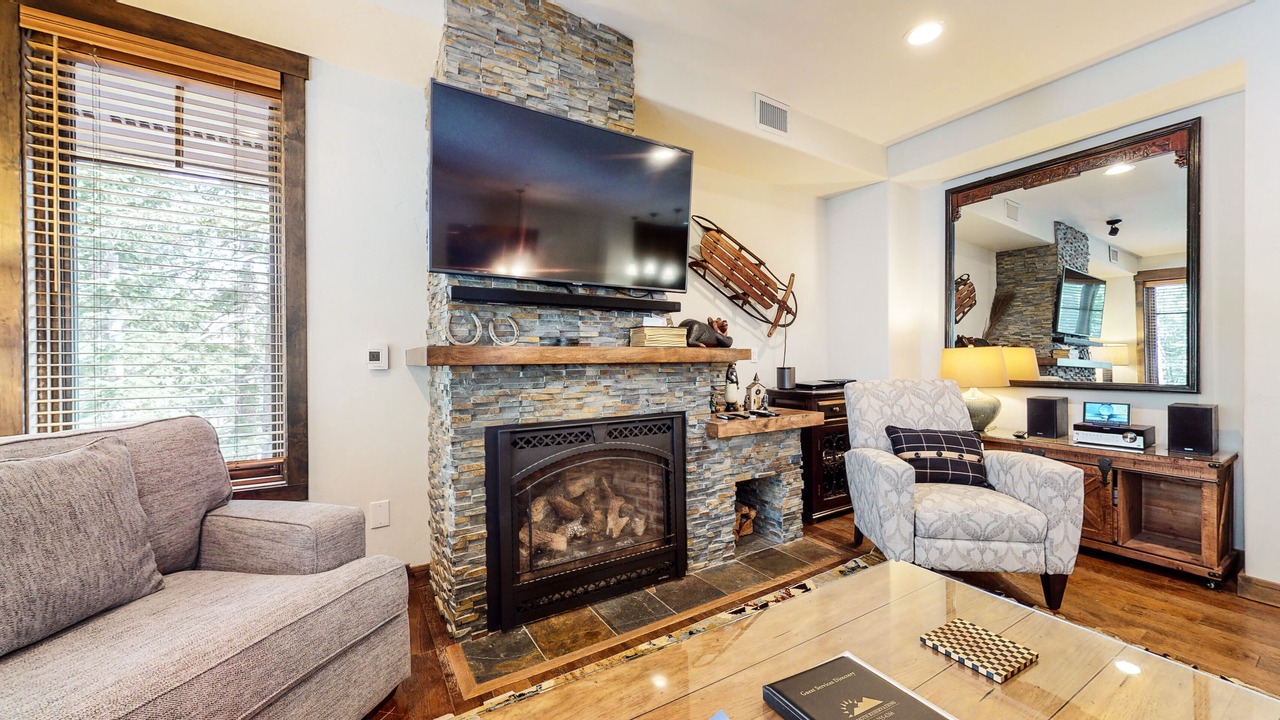 Photo of Livingroom in Woodwinds