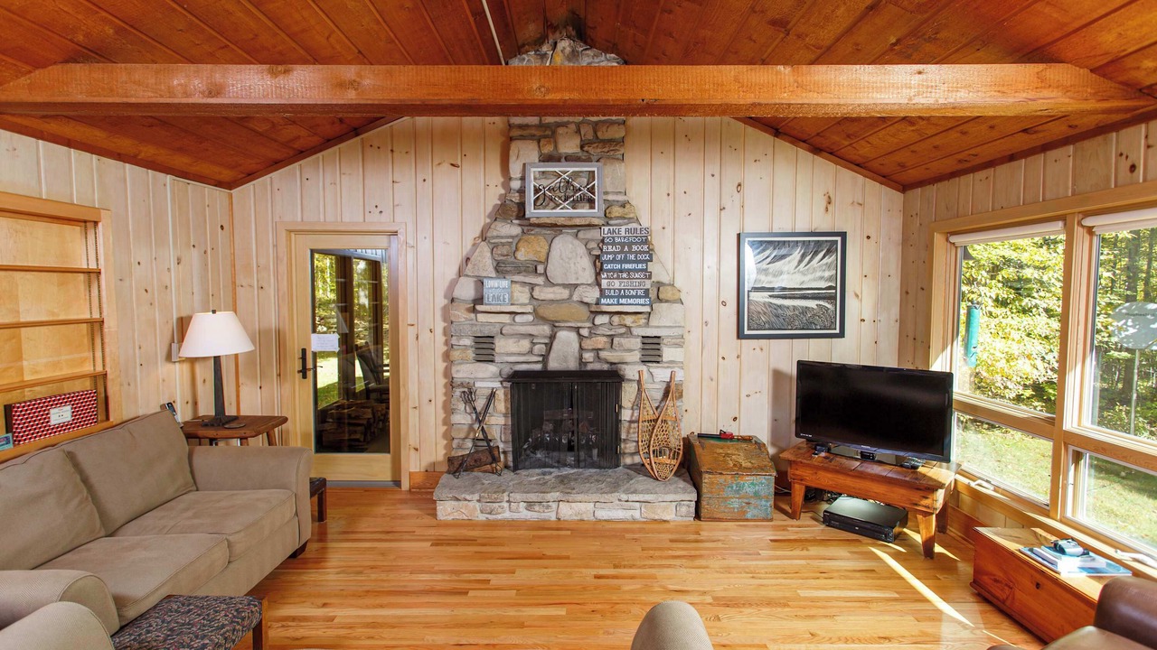 Photo of Livingroom in Baileys Harbor