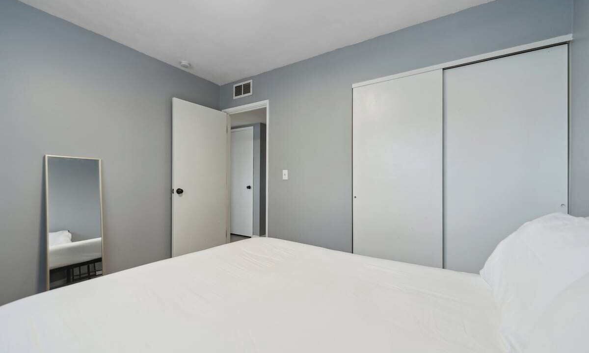 Photo of Bedroom in Lansing