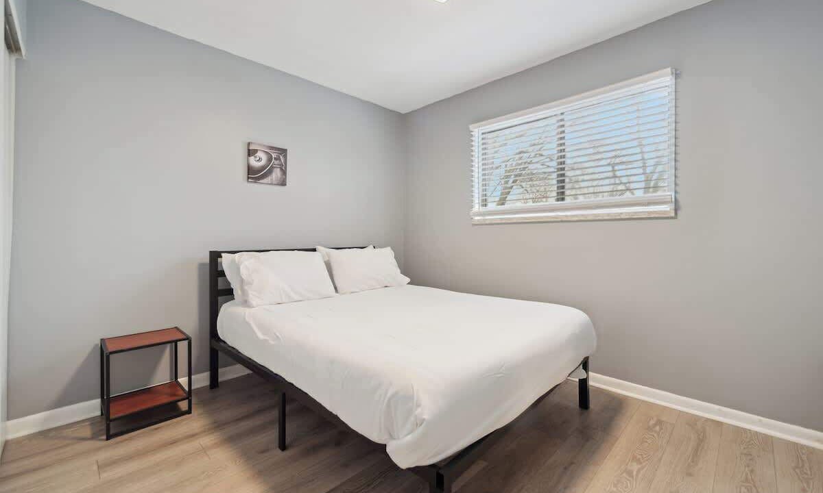 Photo of Bedroom in Lansing