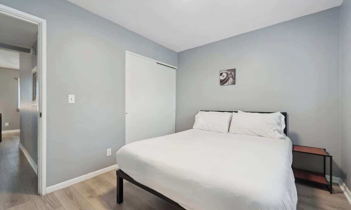 Photo of Bedroom in Lansing