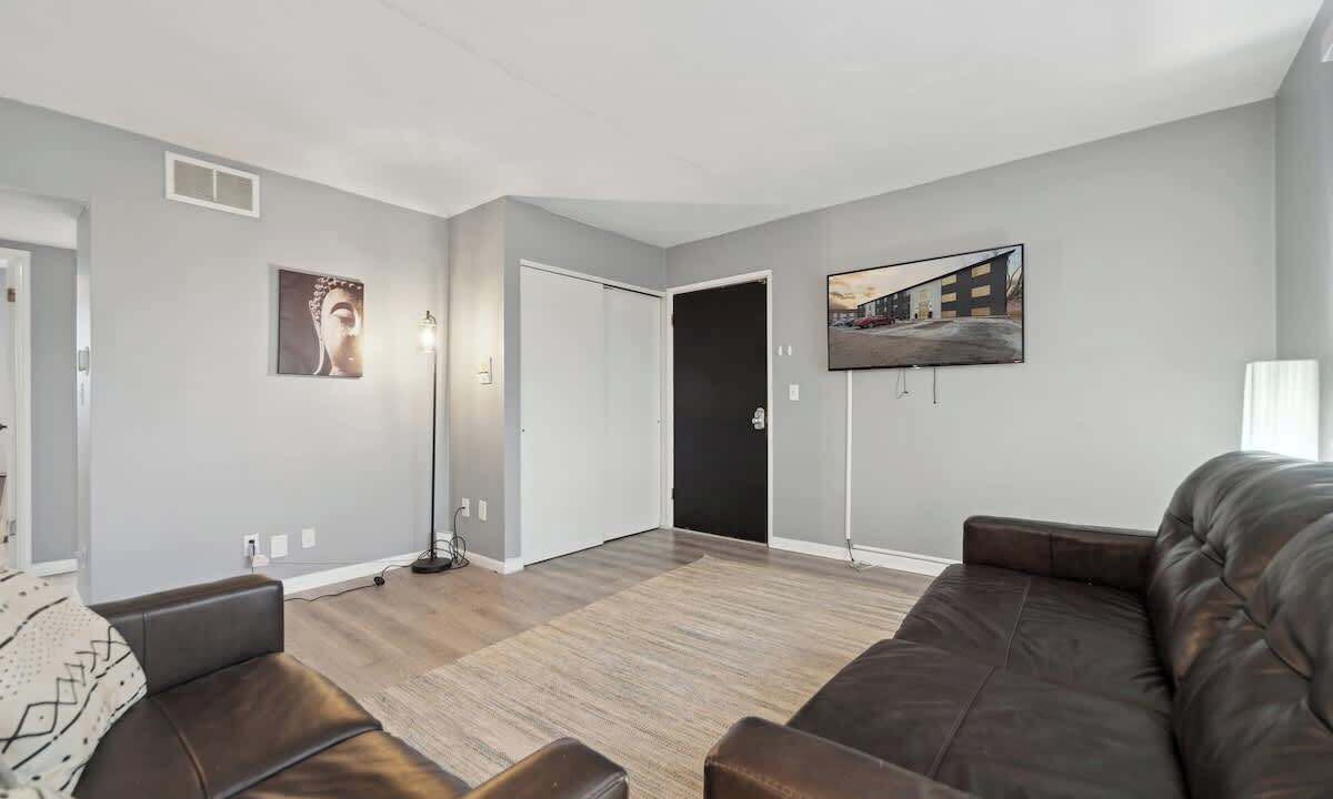 Photo of Livingroom in Lansing