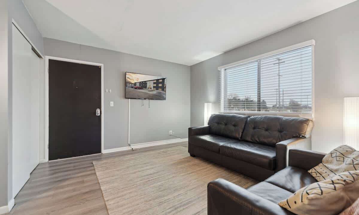 Photo of Livingroom in Lansing