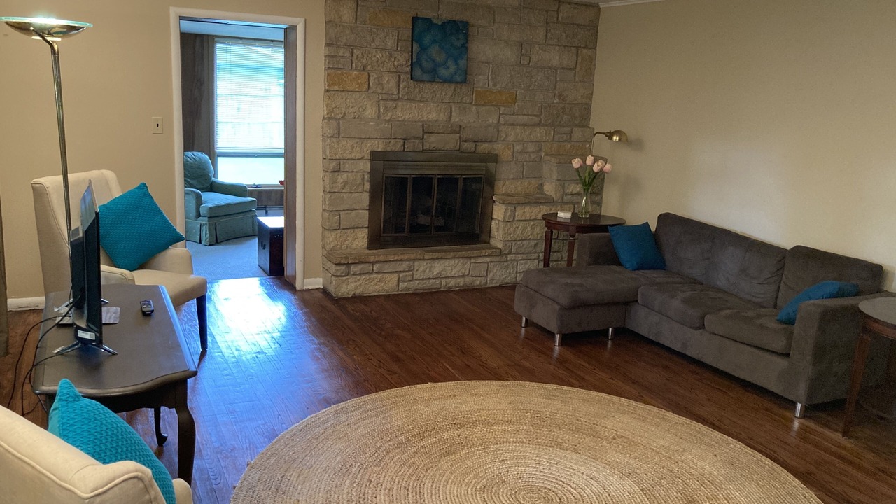 Photo of Livingroom in Hinsdale