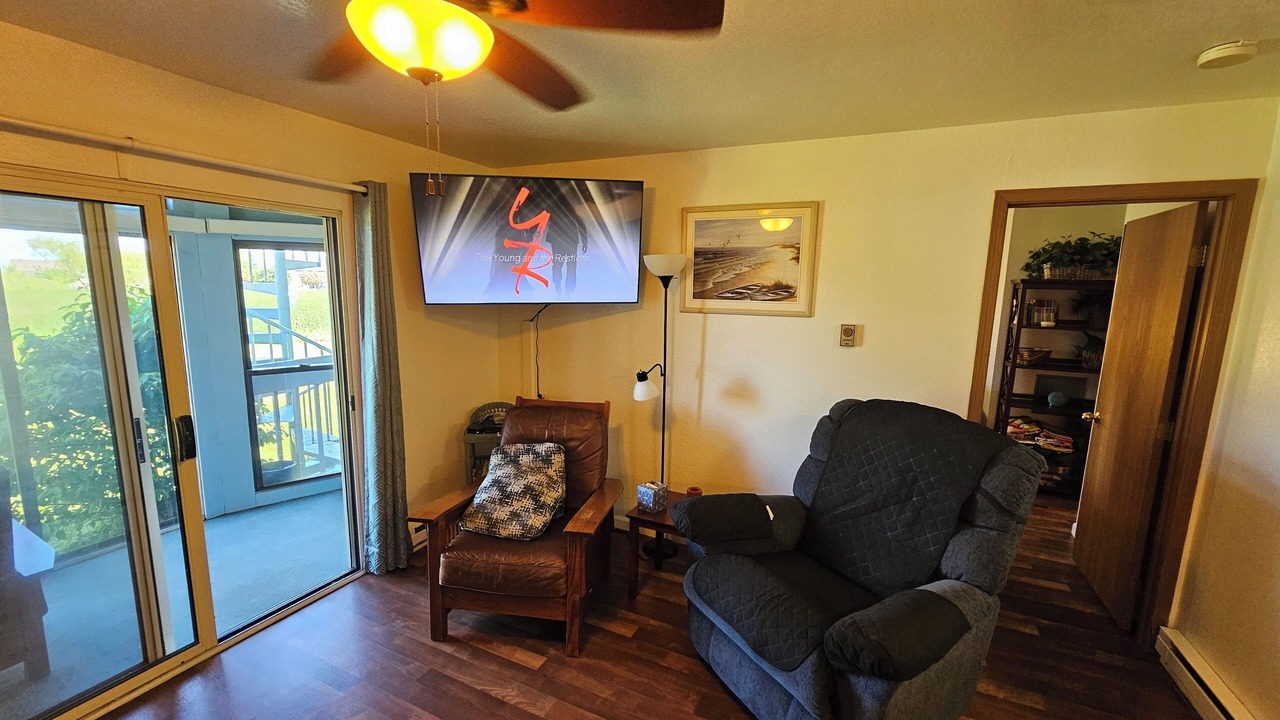 Photo of Livingroom in Oak Harbor