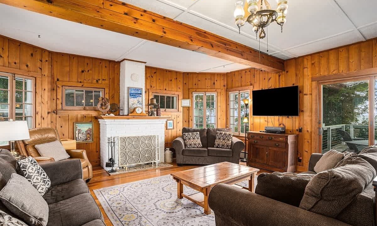 Photo of Bedroom in Covert