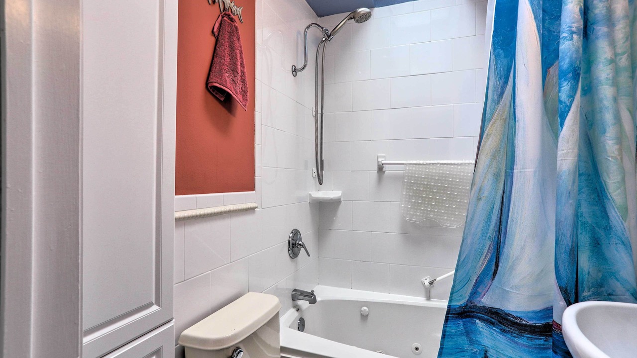 Photo of Bathroom in Shoreland