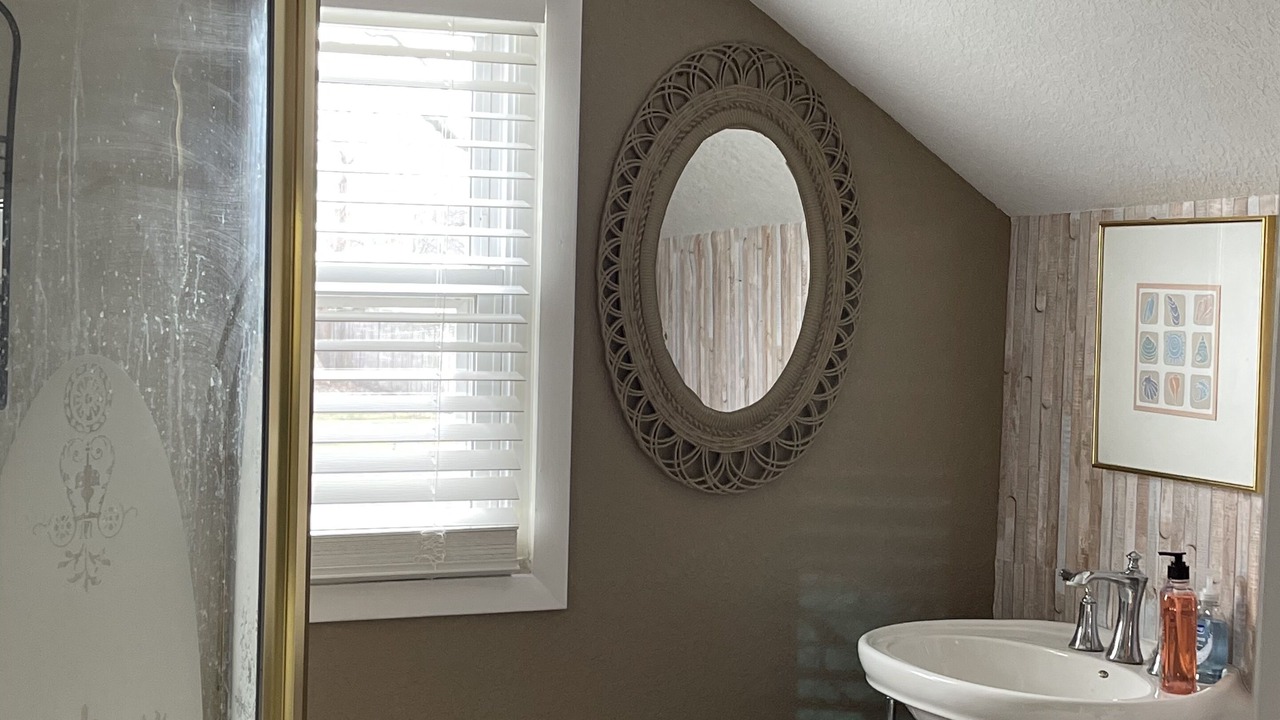 Photo of Bathroom in Oak Harbor