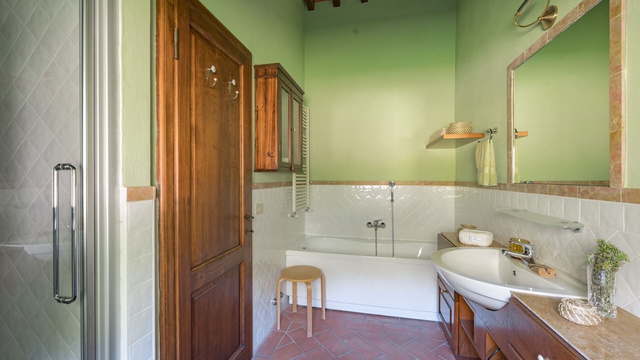 Photo of Bathroom in Gaiole in Chianti