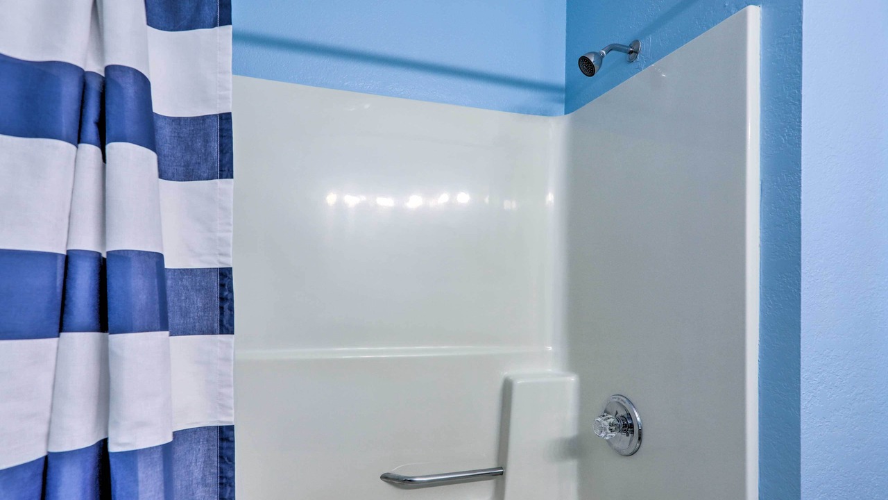 Photo of Bathroom in Oak Harbor