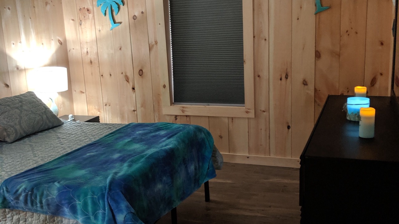 Photo of Bedroom in Oak Harbor