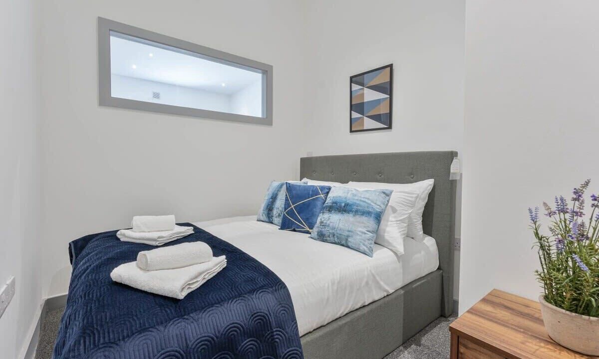 Photo of Bedroom in Brierley Hill