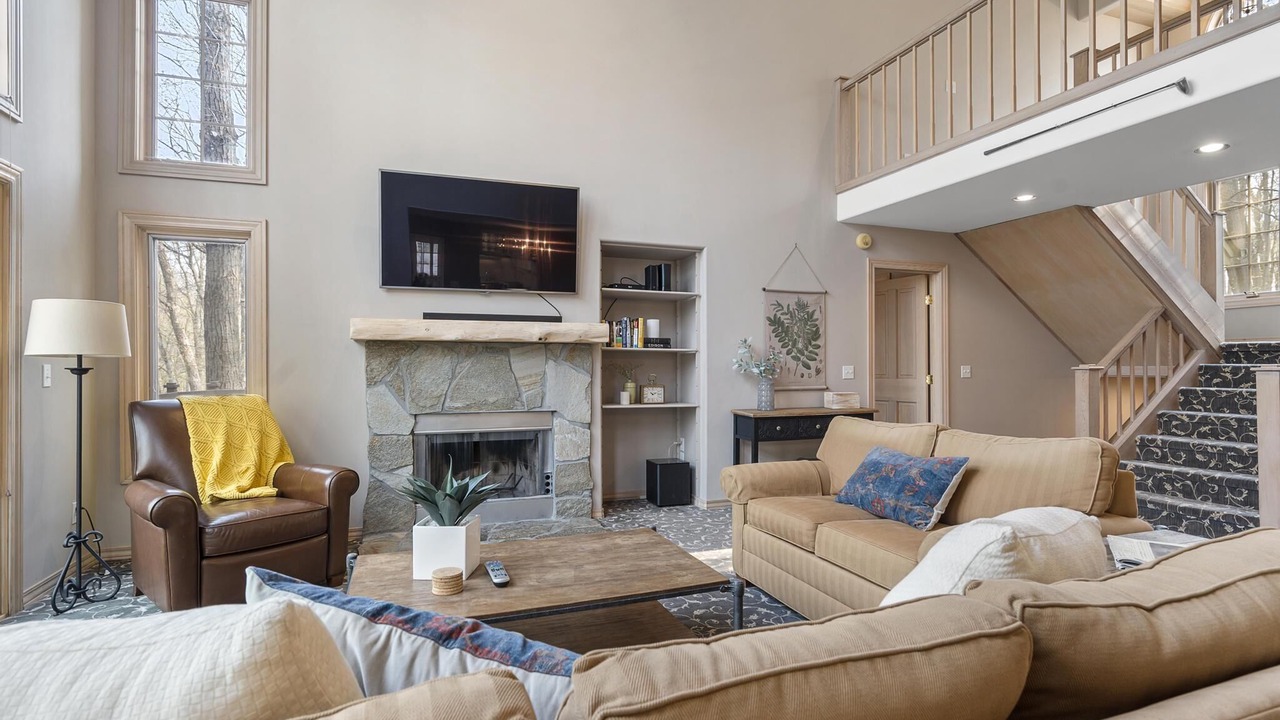 Photo of Livingroom in Birchwood Farms