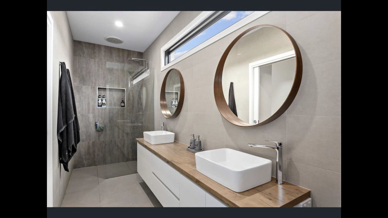 Photo of Bathroom in Greendale