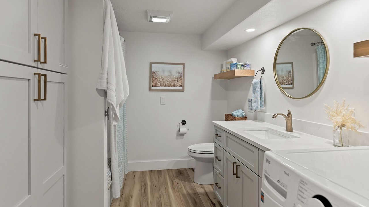 Photo of Bathroom in Twin Lake