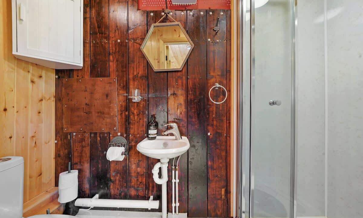 Photo of Bathroom in Ampney Crucis