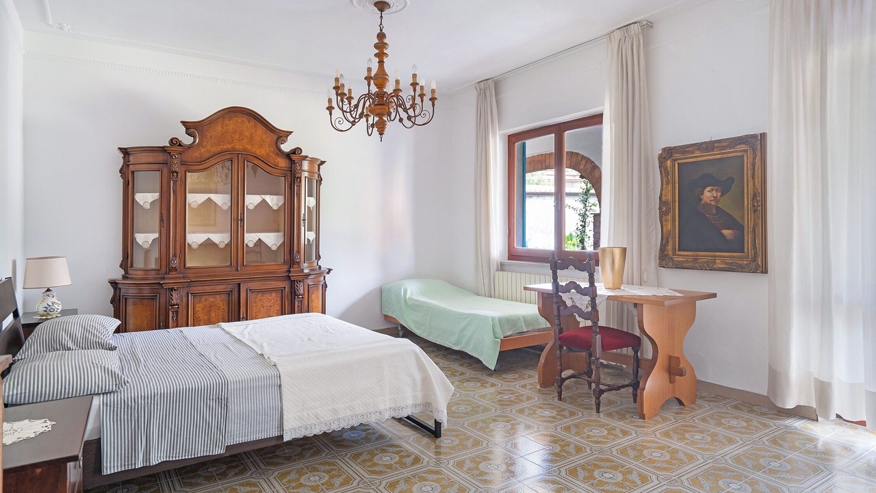 Photo of Bedroom in Luni