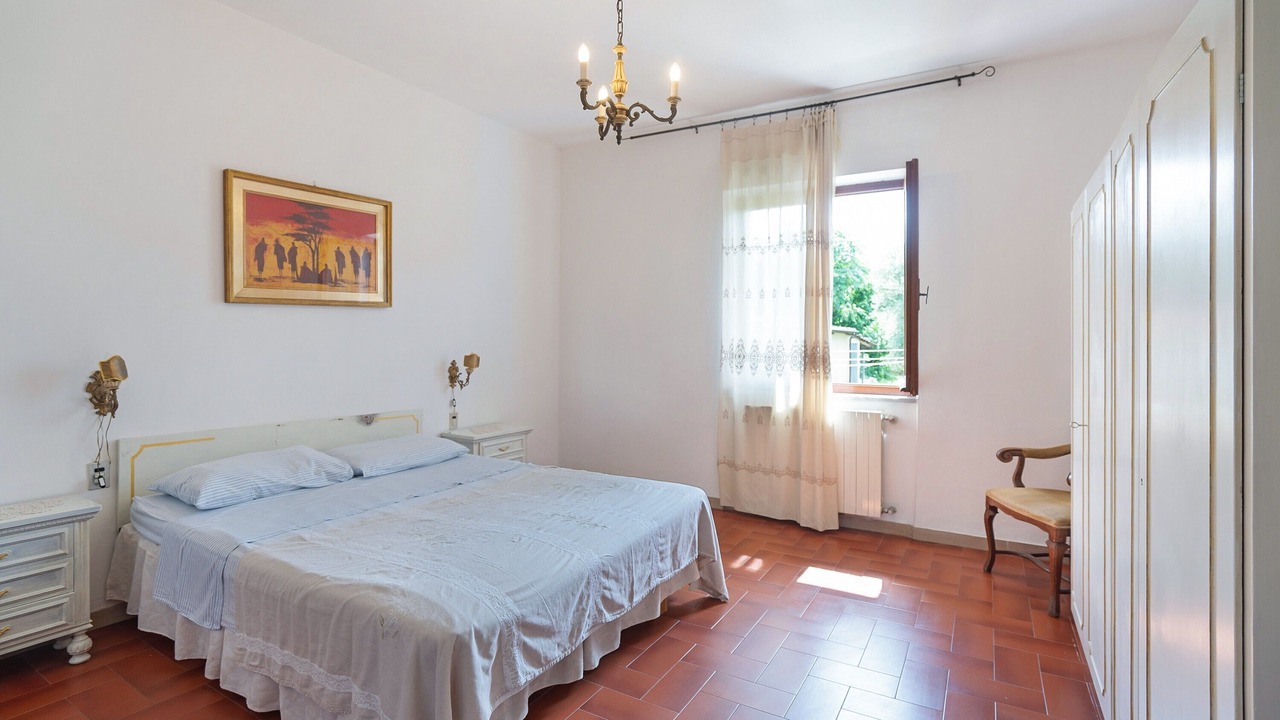 Photo of Bedroom in Luni