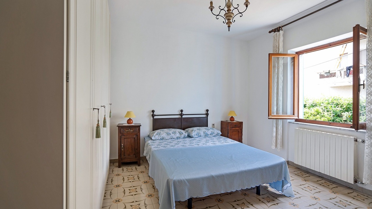 Photo of Bedroom in Luni