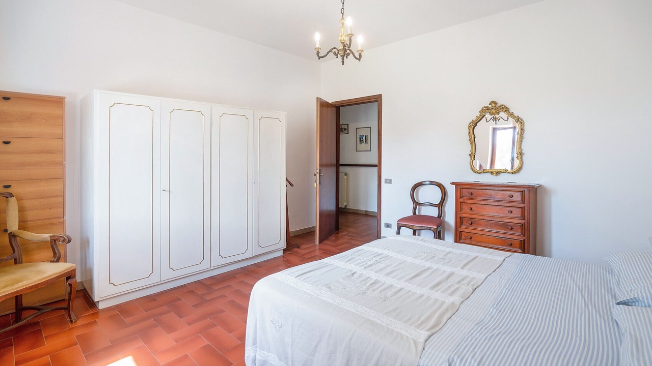 Photo of Bedroom in Luni