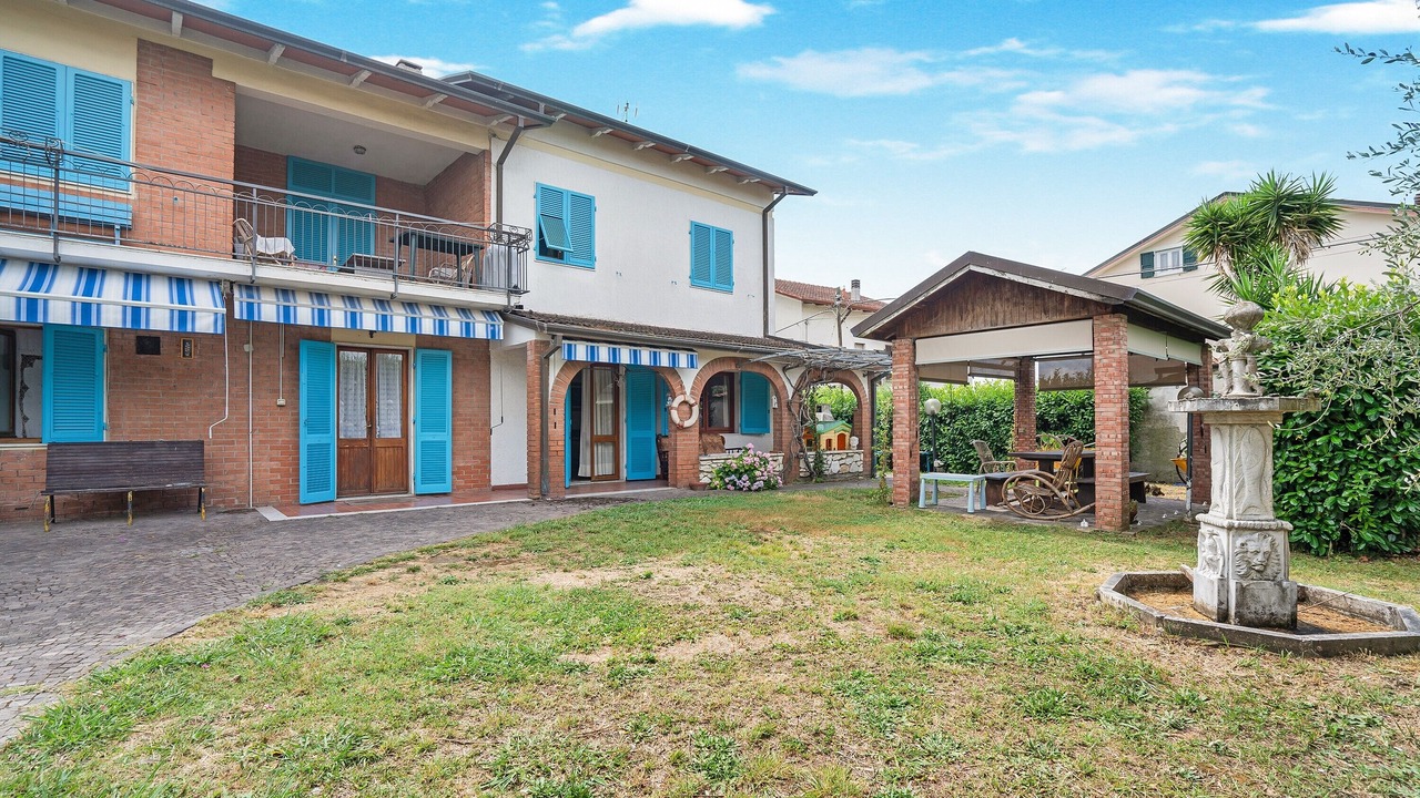 Photo of Outdoor in Luni