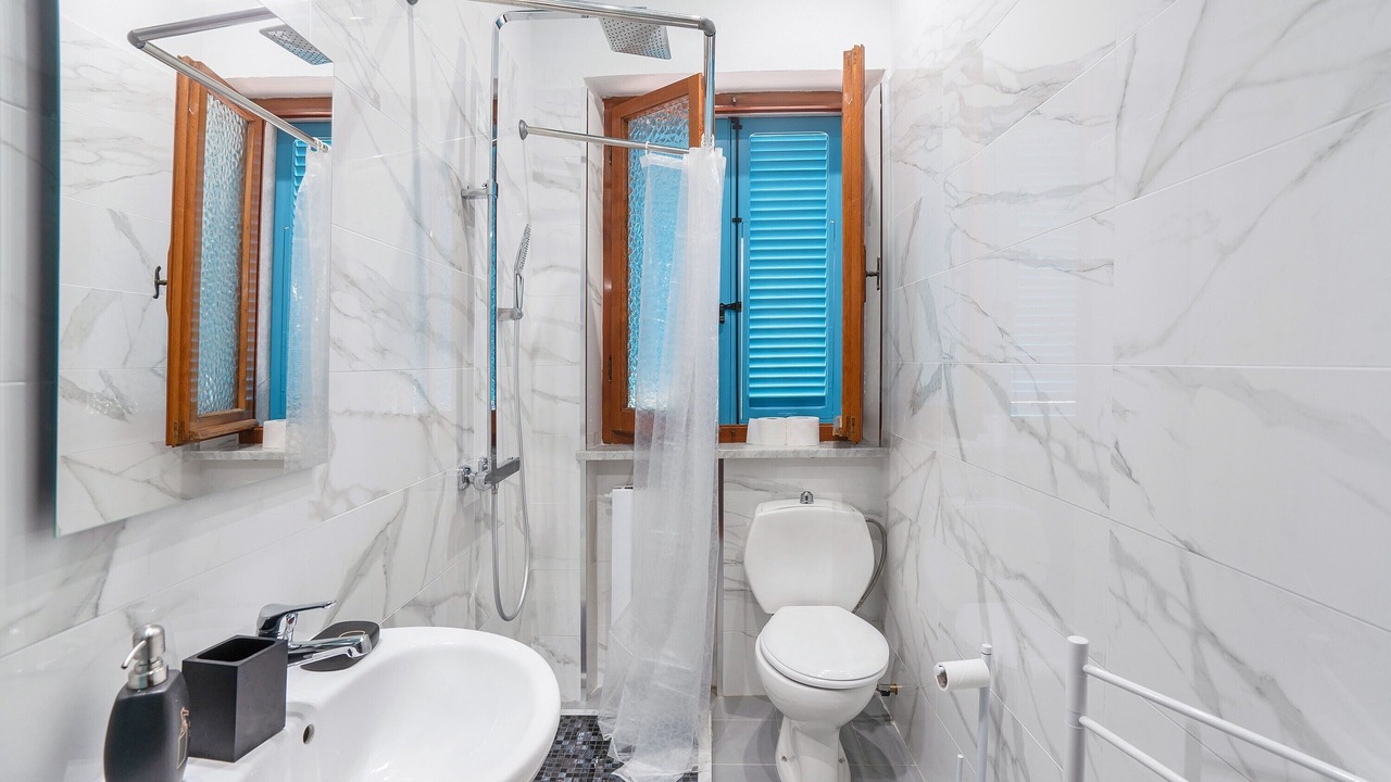 Photo of Bathroom in Luni