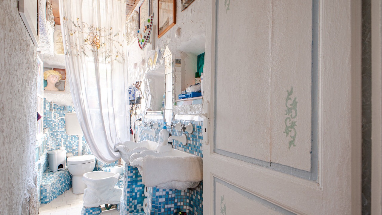 Photo of Bathroom in Vada