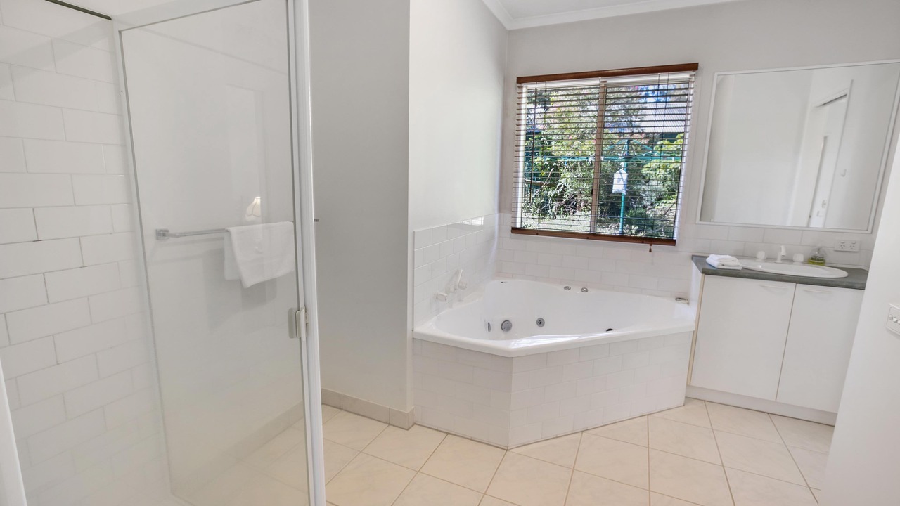 Photo of Bathroom in Lakes Entrance