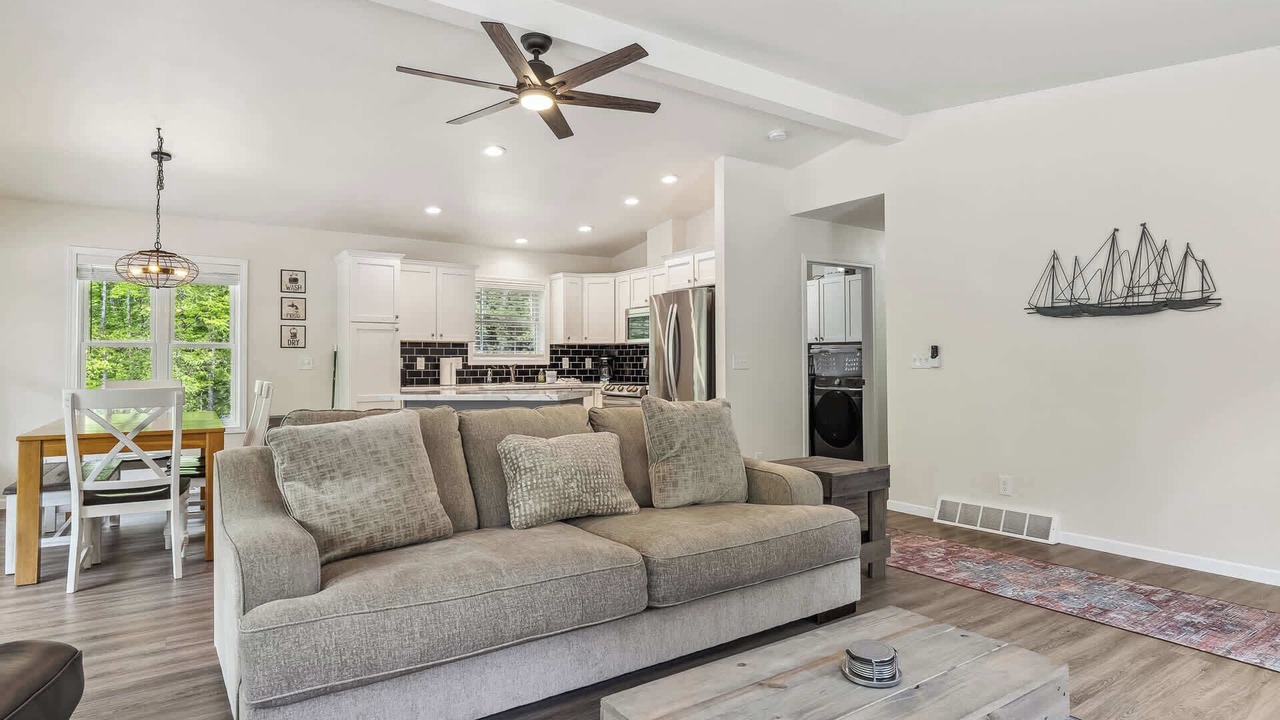 Photo of Livingroom in Fish Creek