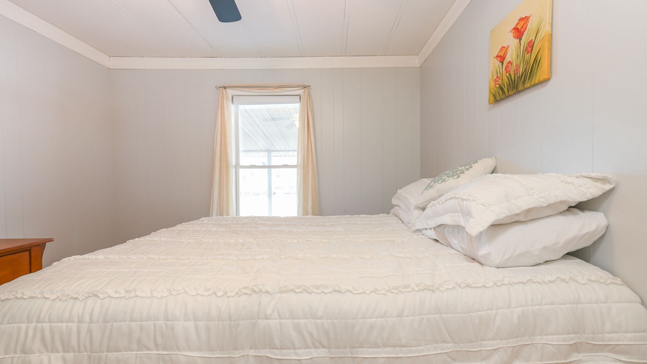 Photo of Bedroom in Russells Point