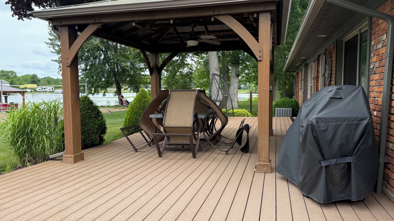 Photo of Outdoor in Holly