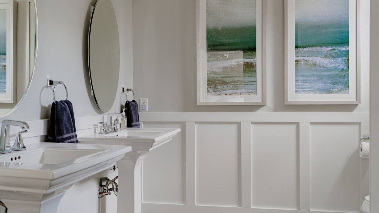 Photo of Bathroom in Grand Beach