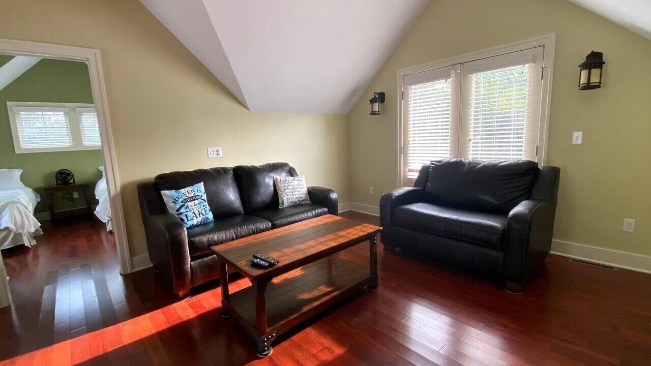 Photo of Livingroom in Grand Beach
