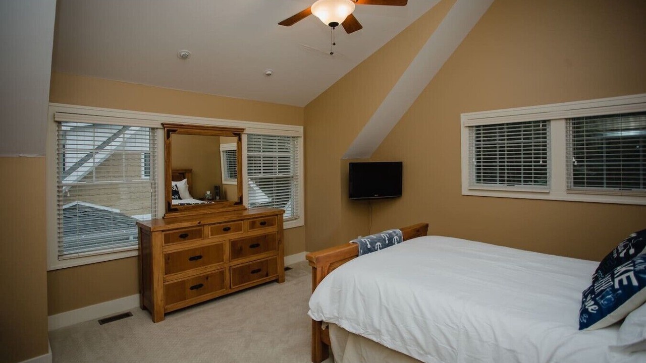 Photo of Bedroom in Grand Beach