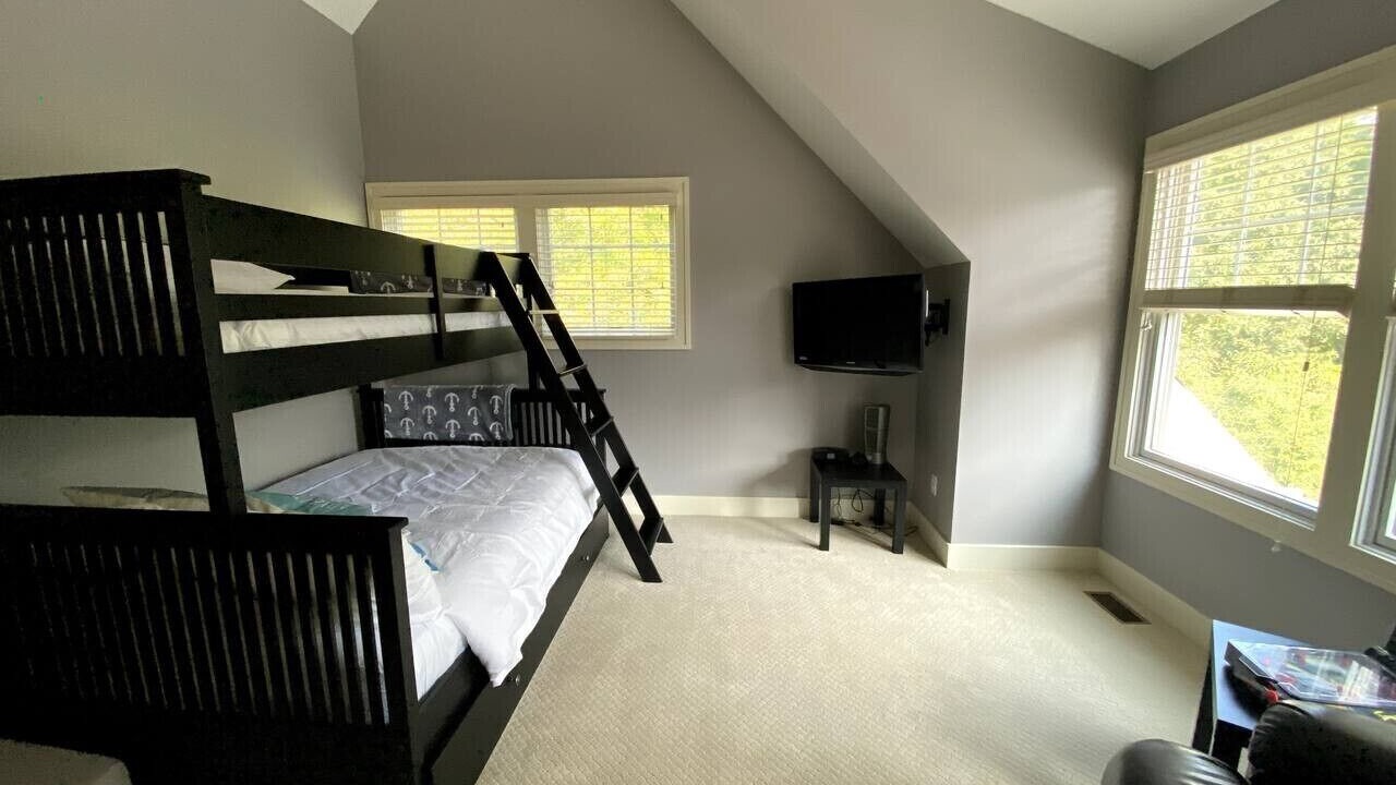 Photo of Bedroom in Grand Beach