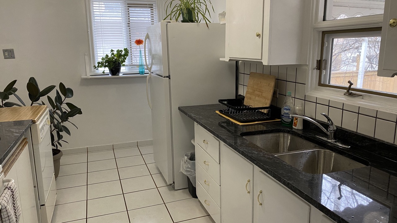 Photo of Kitchen in Banff Trail
