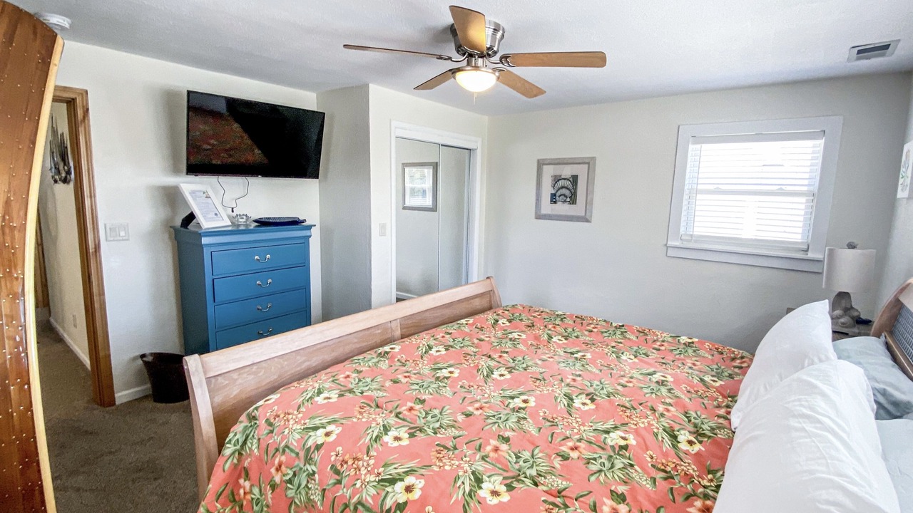 Photo of Bedroom in Oak Harbor