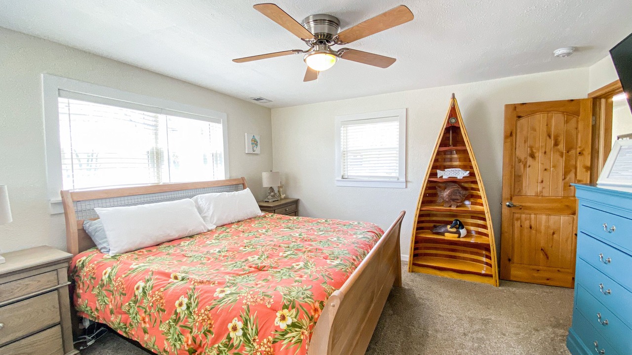 Photo of Bedroom in Oak Harbor