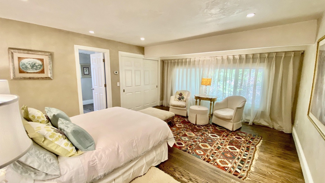 Photo of Bedroom in St. Helena