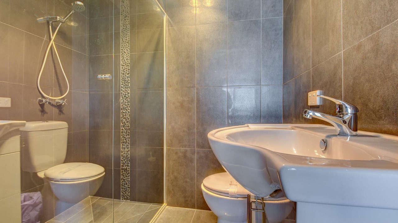 Photo of Bathroom in Cowes