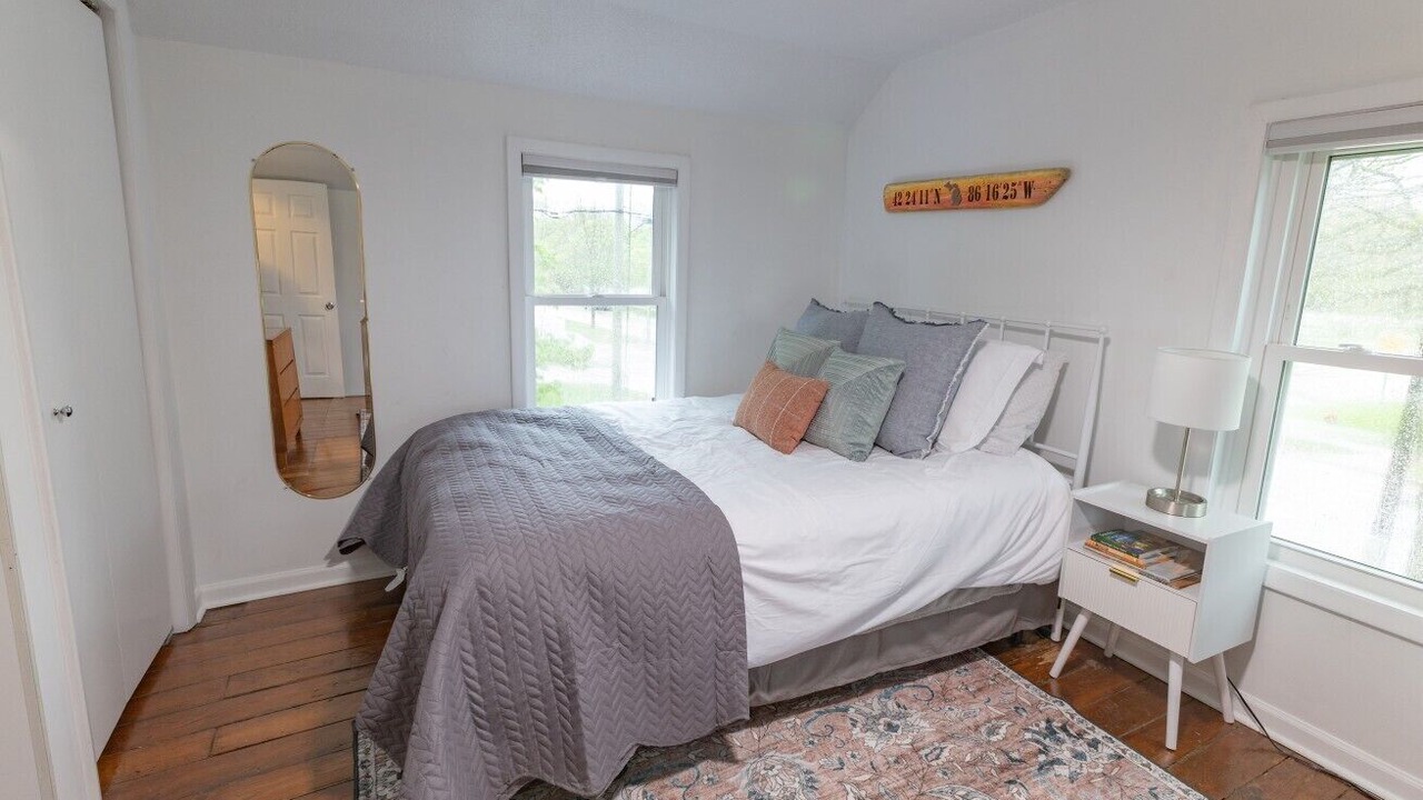 Photo of Bedroom in South Haven