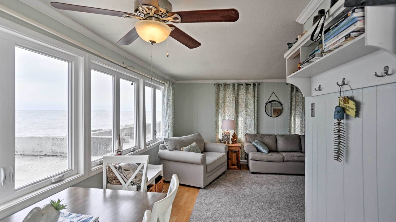 Photo of Livingroom in Oak Harbor