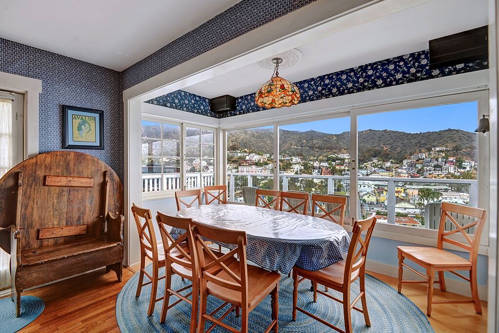 Photo of Bedroom in Avalon
