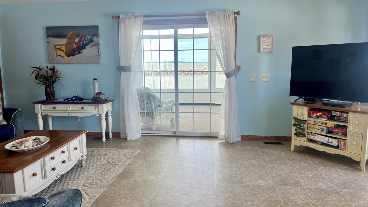 Photo of Livingroom in Oak Harbor