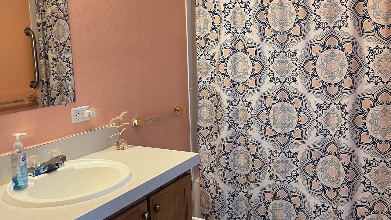 Photo of Bathroom in Oak Harbor