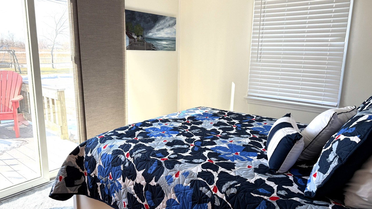 Photo of Bedroom in Oak Harbor
