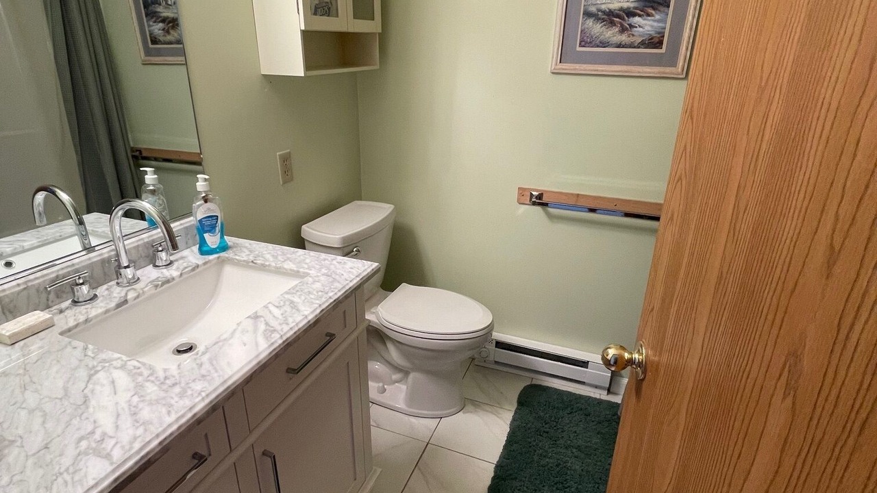 Photo of Bathroom in Oak Harbor