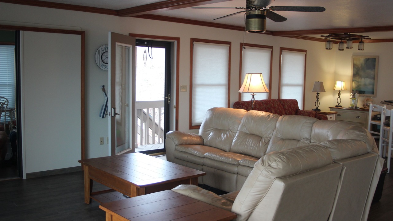 Photo of Livingroom in Curtice