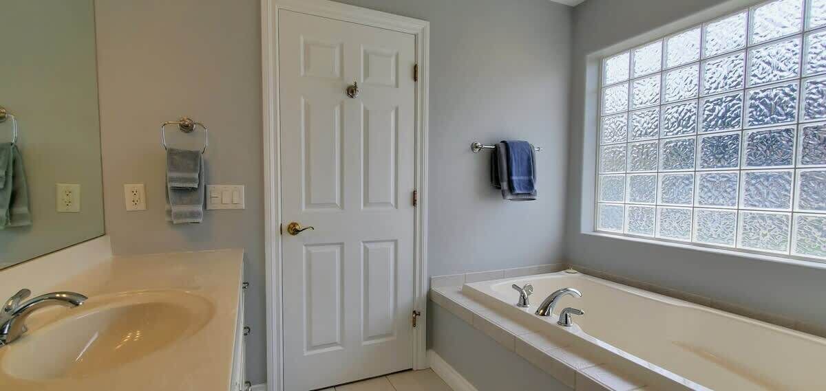 Photo of Bathroom in Empire